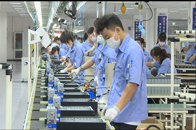 同方湖北宜城工廠首批“鯤鵬”臺式電腦順利下線，開啟國產(chǎn)計算機新篇章